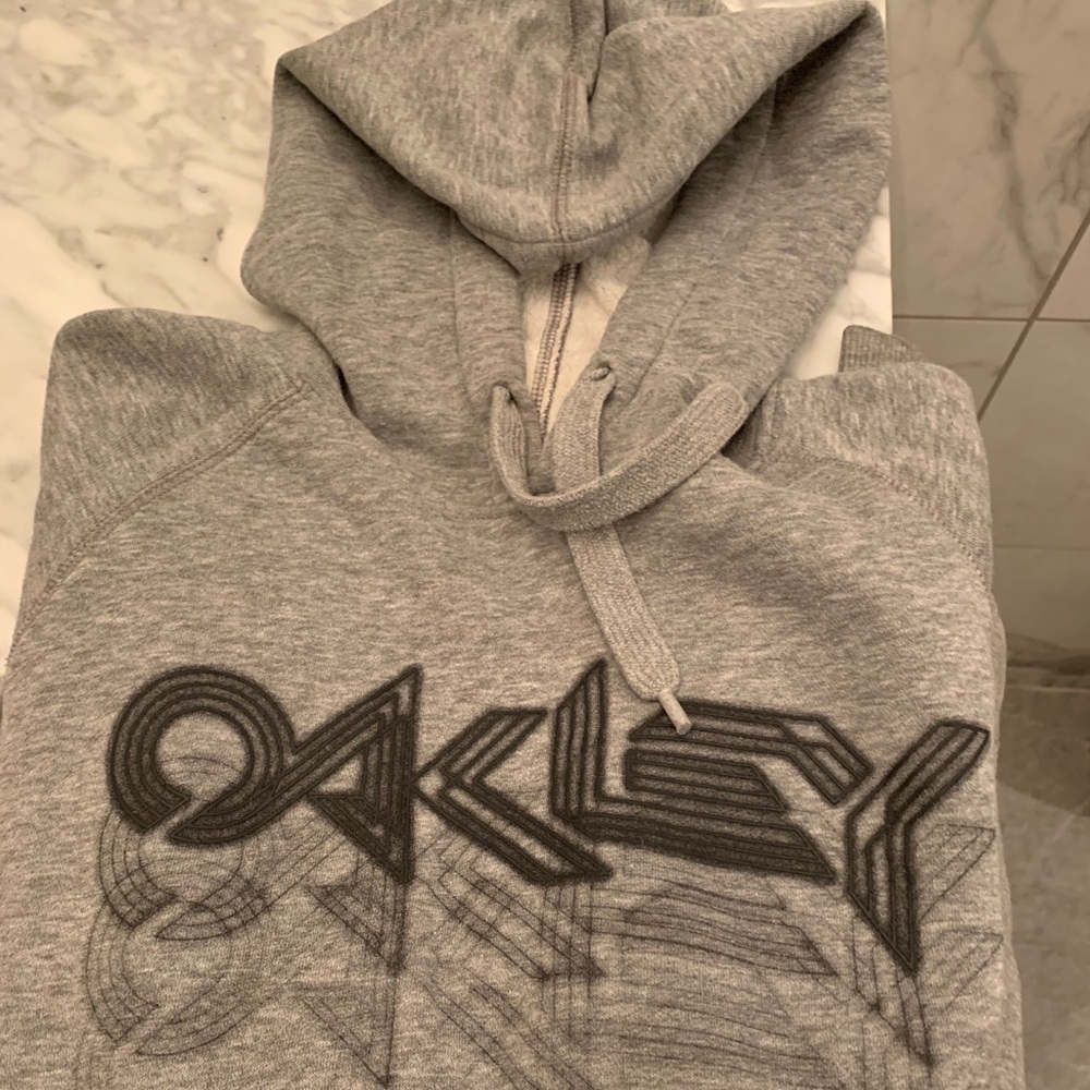 SOLD. Oakley men’s gray medium hoodie
